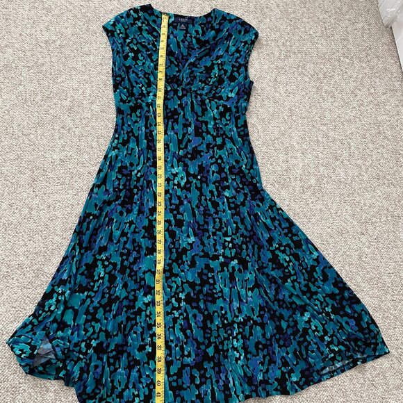 Chaps- Fit & Flare-  Medium- v- neck- shoulder pads, blue, black, midi - Picture 5 of 5